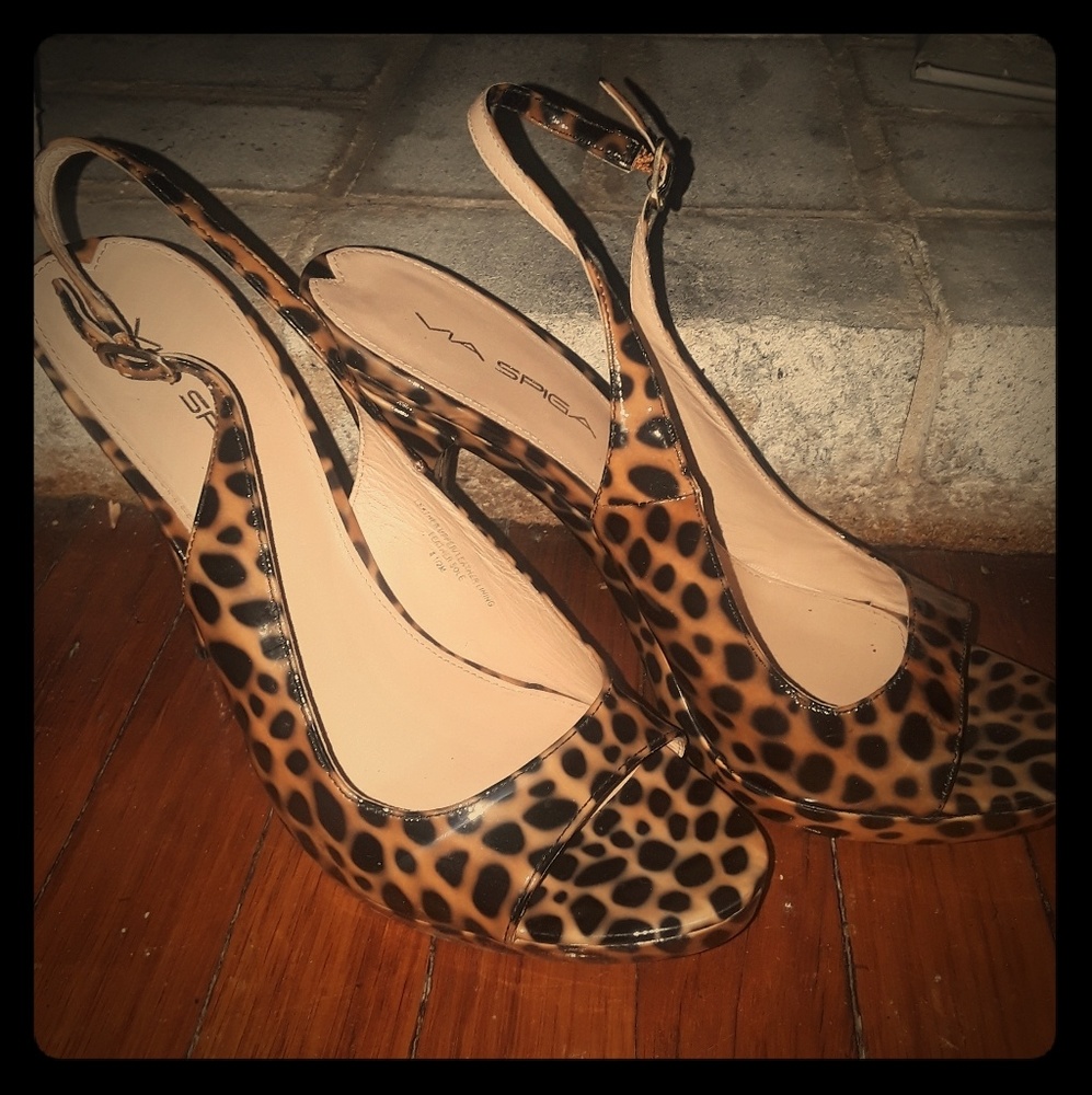 Patent Leopard Via Spiga shoes